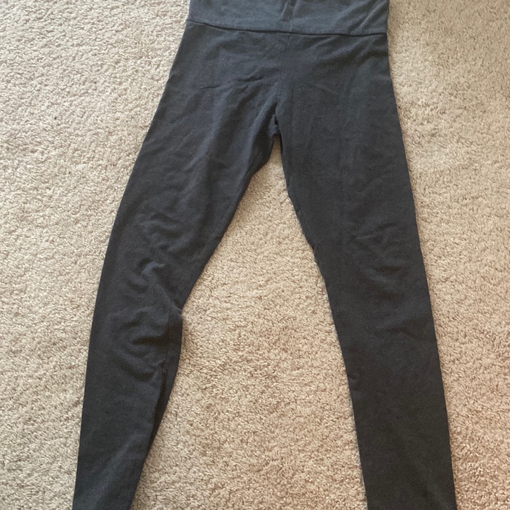 Dark gray athletic leggings kids